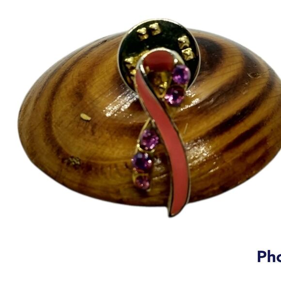 Pink crystal gem ribbon pin - Picture 1 of 1